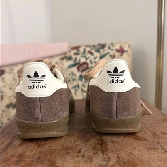 Adidas Gazelle Brown and White Sneakers Size US 4 - Picture 3 of 8